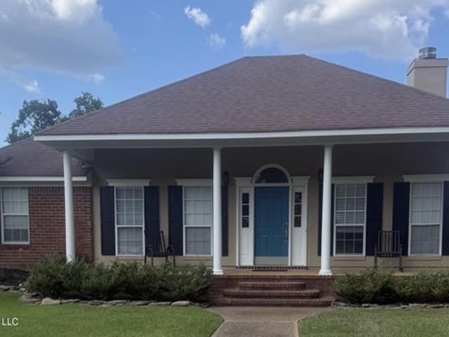 House for sale in Laurelwood, Flowood