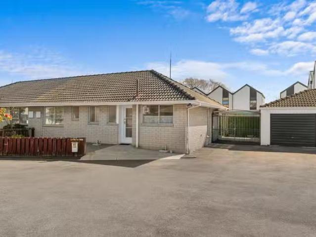 House for sale in Chaslands, Canterbury