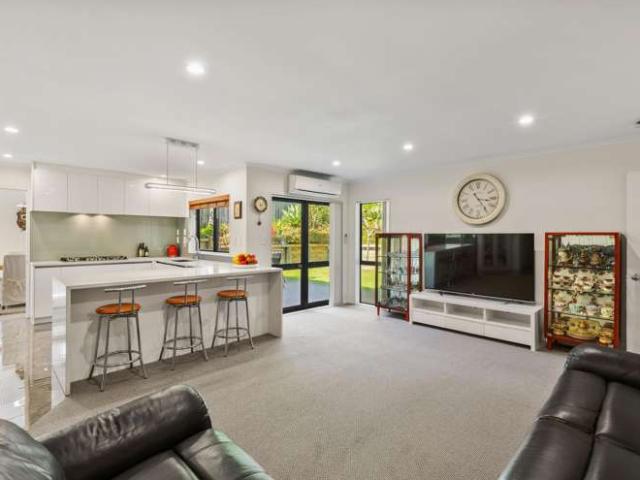 House for sale in Albany, Upper Harbour