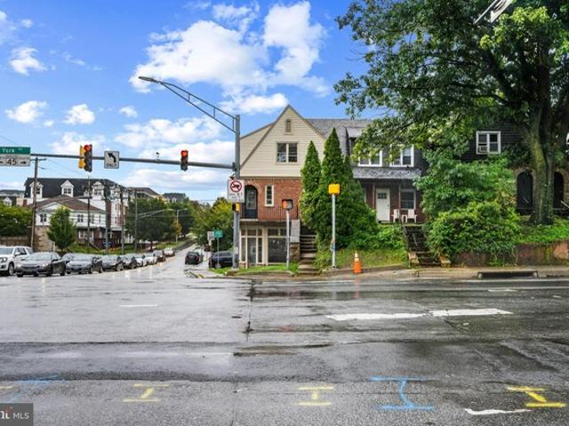 Townhouse for sale in Homeland, Baltimore