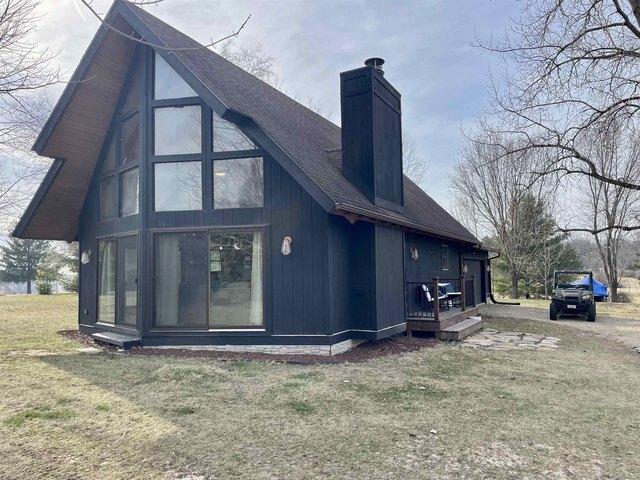 House for sale in Apple River, Illinois