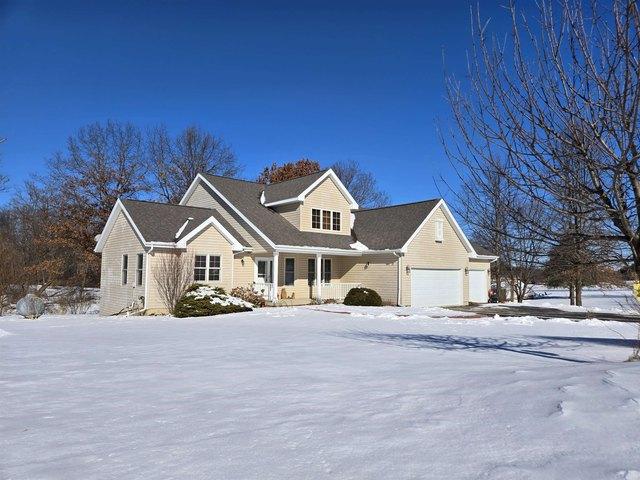 House for sale in Apple River, Illinois