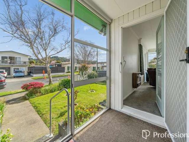 Apartment for sale in Days Bay, Wellington