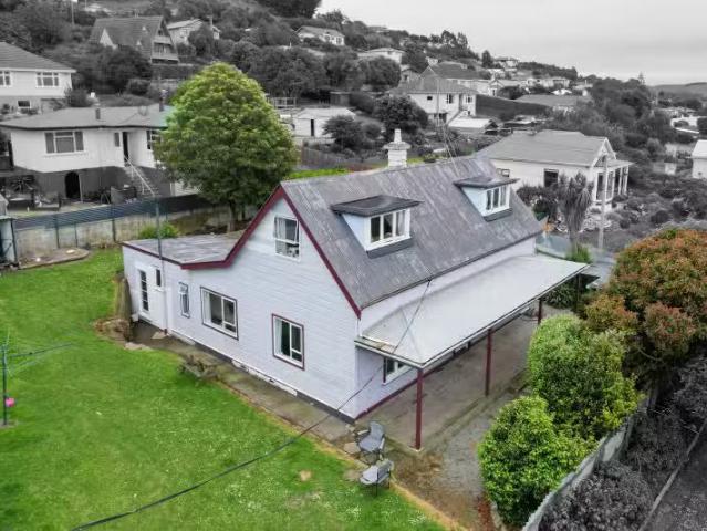 House for sale in Otakou