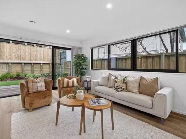 House for sale in Chaslands, Canterbury