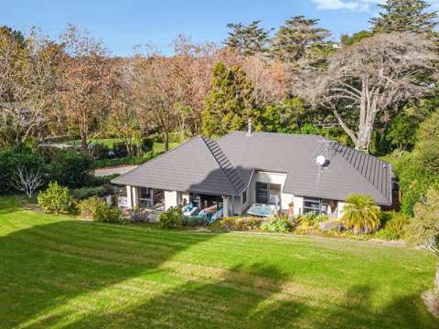 House for sale in Whangaparaoa
