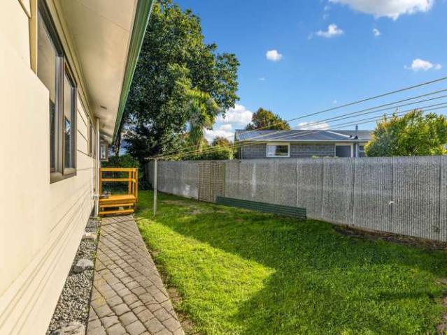 House for sale in Chaslands, Canterbury