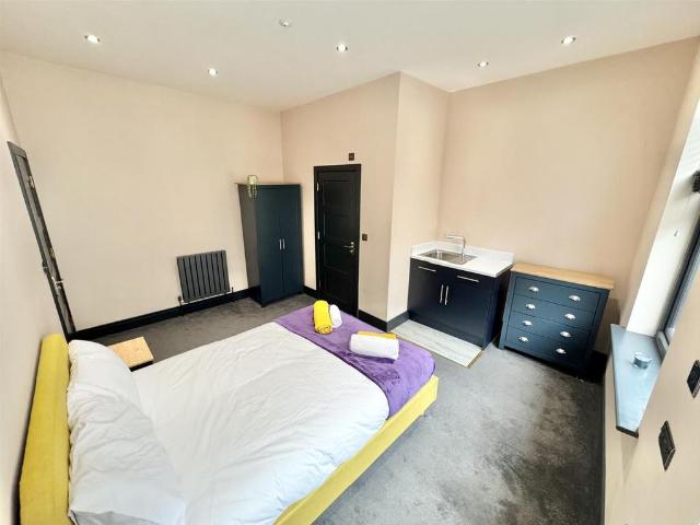 House for rent in Chatham Town Centre, Chatham