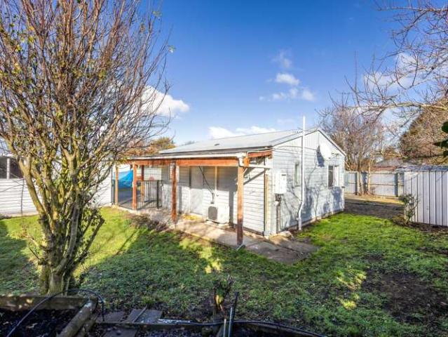 House for sale in Chaslands, Canterbury