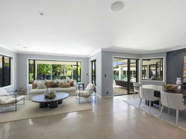House for rent in Paremoremo