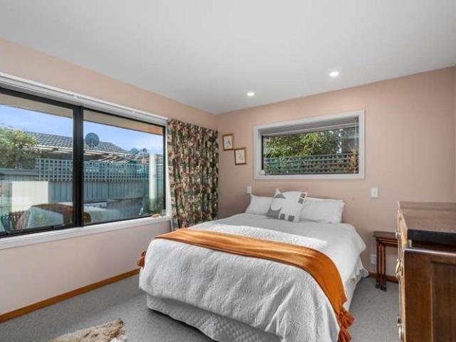 House for sale in Chaslands, Canterbury