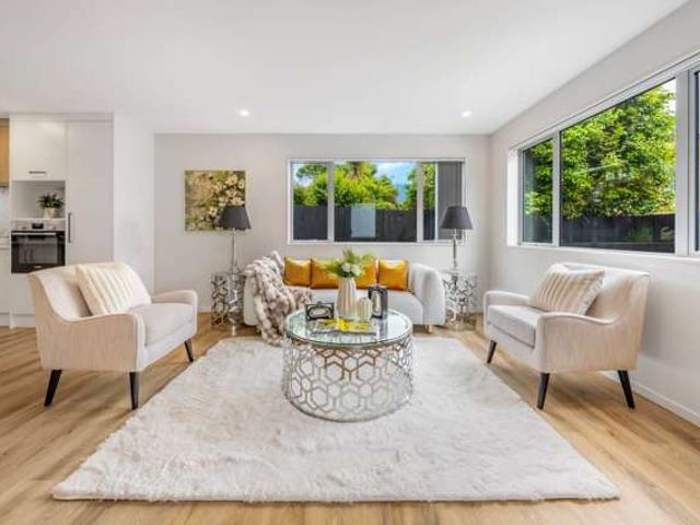 House for sale in Glenfield, Kaipātiki