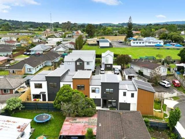 Townhouse for sale in Manurewa