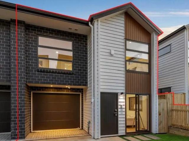 House for rent in Point England, Oroua County