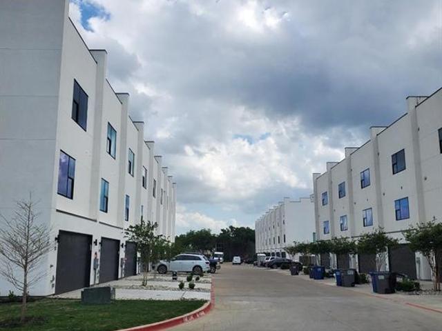 Townhouse for sale in Farmers Branch