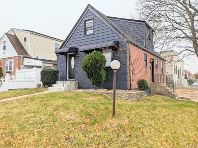 House for sale in Queens, Arverne