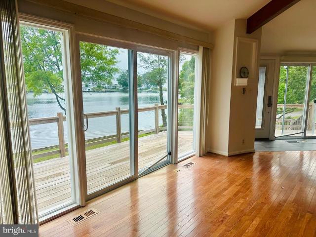 House for sale in Cobb Island, Maryland