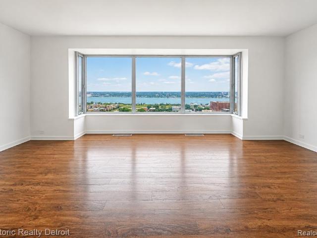 Condo for sale in Detroit, Michigan