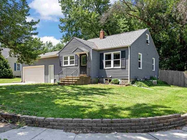House for sale in Linn, Iowa
