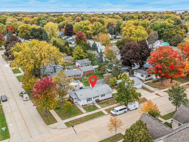 House for sale in Oshkosh, Winnebago County