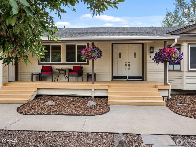 House for sale in Zillah, Washington