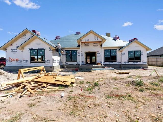 House for sale in Hewitt, Texas