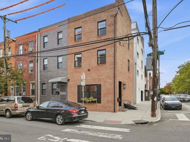 Townhouse for sale in Wharton, Philadelphia