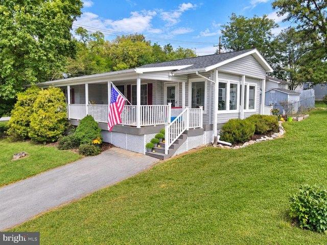 House for sale in Falling Waters, West Virginia