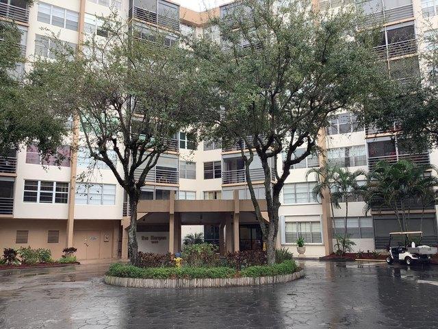 Condo for sale in Pembroke Pines, Florida