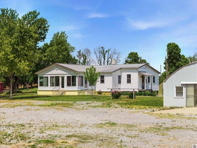 House for sale in Crittenden, Kentucky