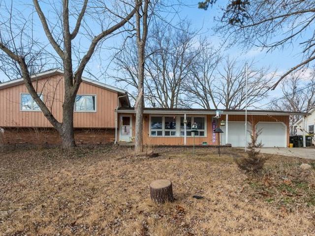 House for sale in Mchenry, Illinois