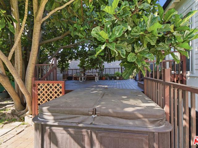 Property for rent in Canoga Park, California