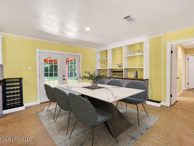 House for sale in Ocean Springs, Mississippi