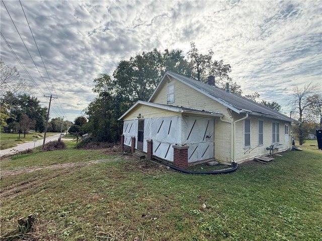 House for sale in Independence, Jackson County