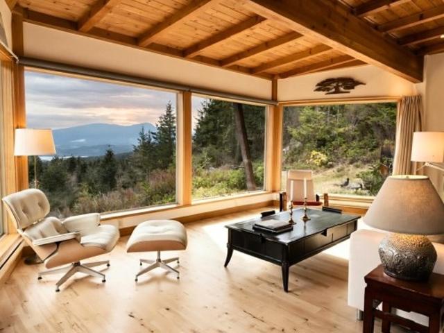 House for sale in Bowen Island, British Columbia