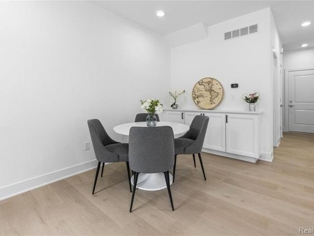 Townhouse for sale in Troy, Oakland County