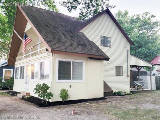 House for sale in Fenton, Michigan