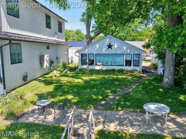House for sale in Fenton, Michigan