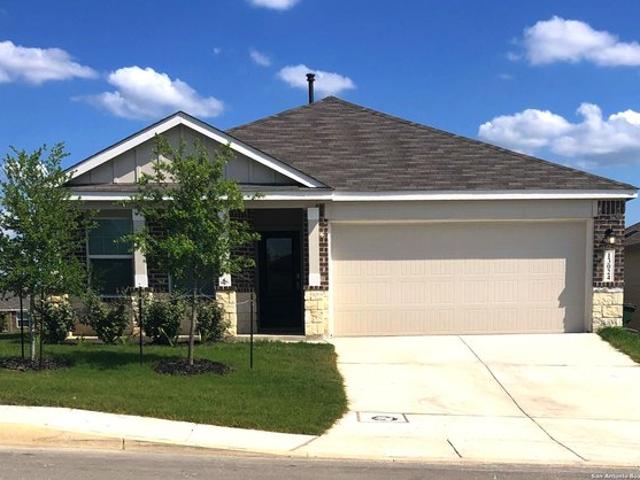 House for sale in Saint Hedwig, Texas