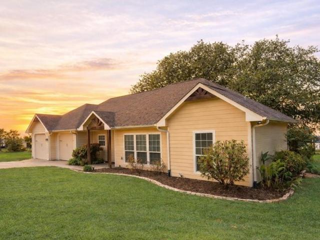House for sale in Streetman, Texas
