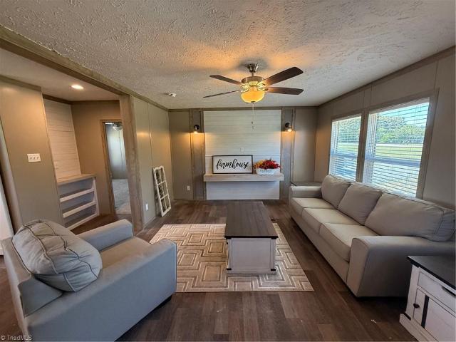 House for sale in Ronda, North Carolina