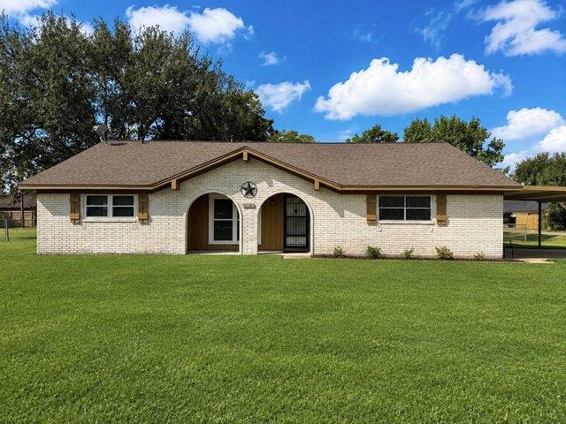 House for sale in Danbury, Texas