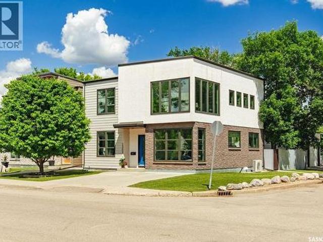 House for sale in Saskatoon, Saskatchewan