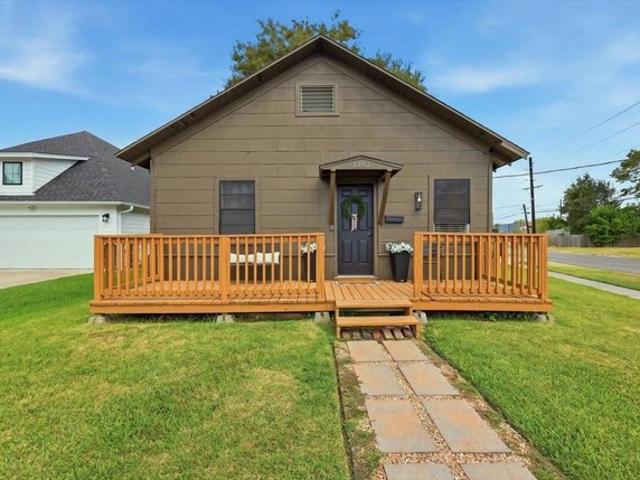 House for sale in Port Neches, Jefferson County