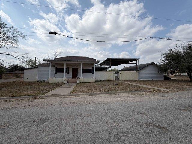 House for sale in Hebbronville, Texas