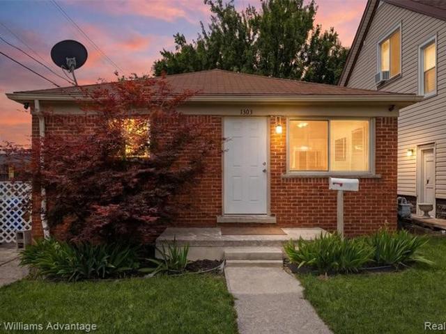 House for sale in Lincoln Park, Michigan
