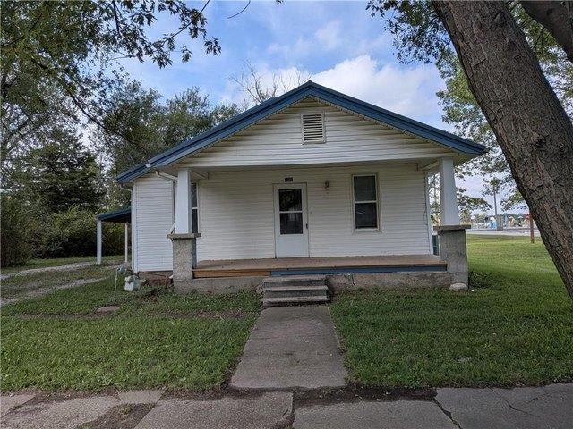 House for sale in Pleasanton, Linn County