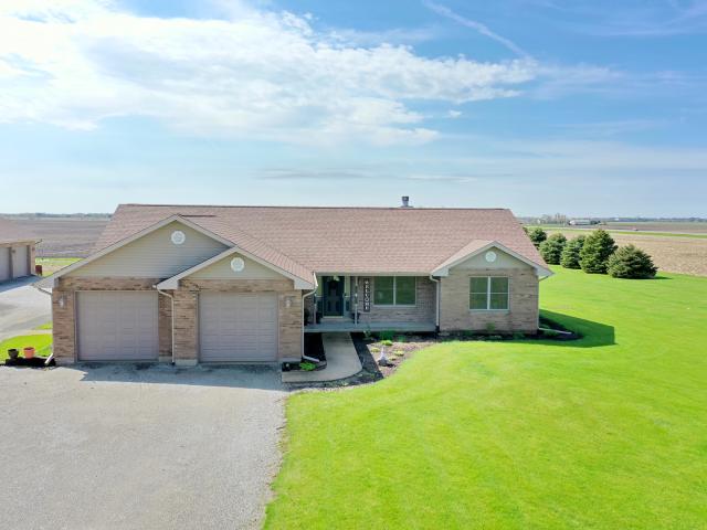 Property for sale in Grant Park, Illinois