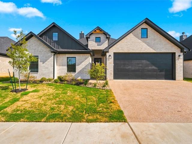 House for sale in Woodway, Texas
