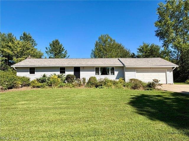 House for sale in Chardon, Geauga County